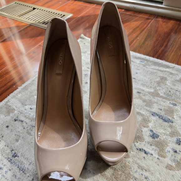Aldo Glossy Beige Peep-Toe Heels - Picture 3 of 5